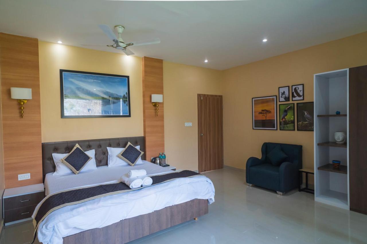 Hotel Tusker Tea County Chālsa Exteriér fotografie