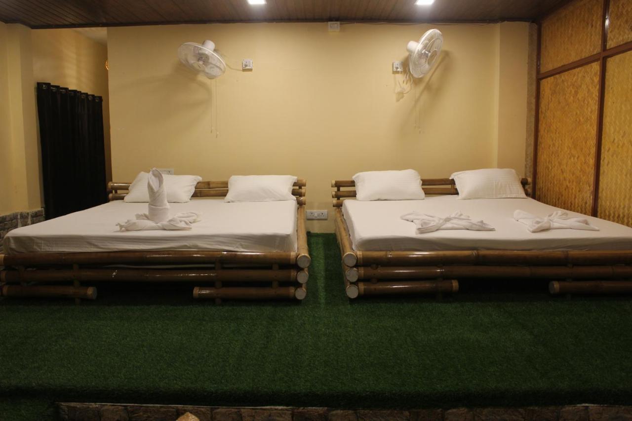 Hotel Tusker Tea County Chālsa Exteriér fotografie